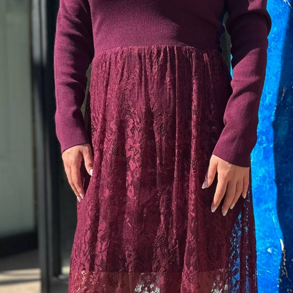 ABITO IN MAGLINA CON GONNA IN PIZZO